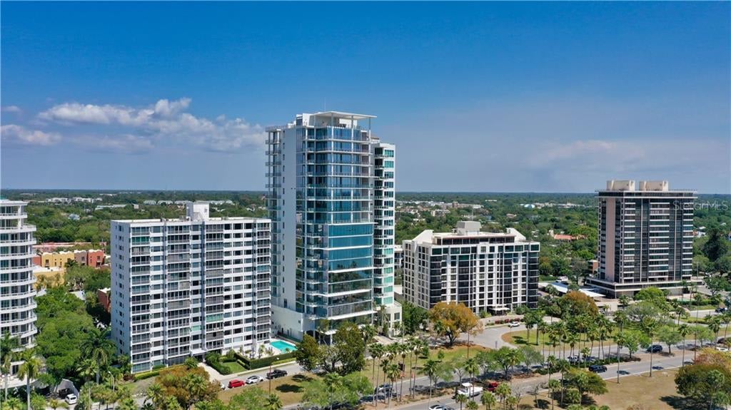 EPOCH / 605 S GULFSTREAM AVE #8 S