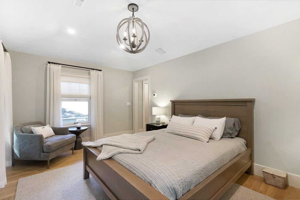 26 Plummer Ave