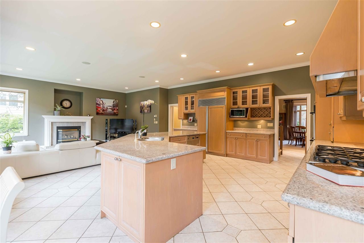 2221 Tanager Place, North Vancouver