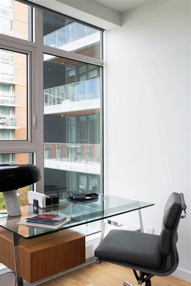 302-1555 W 8th Ave
