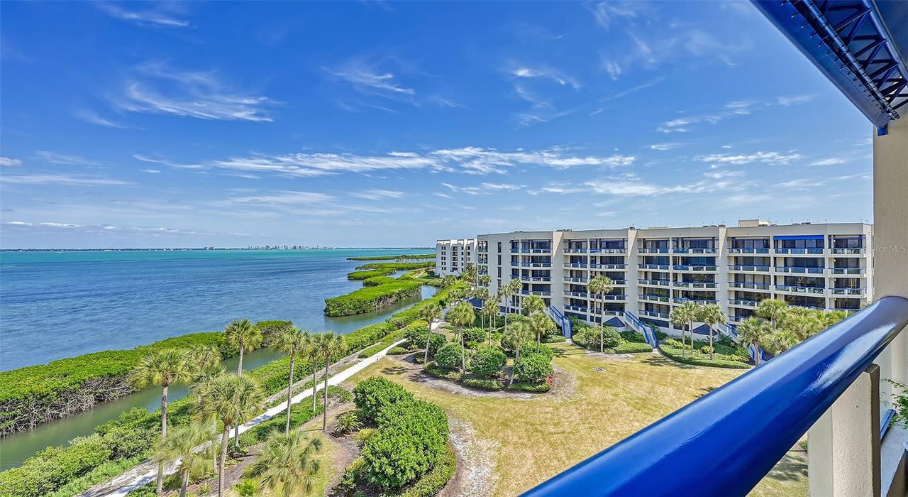 2120 Harbourside Dr, #657