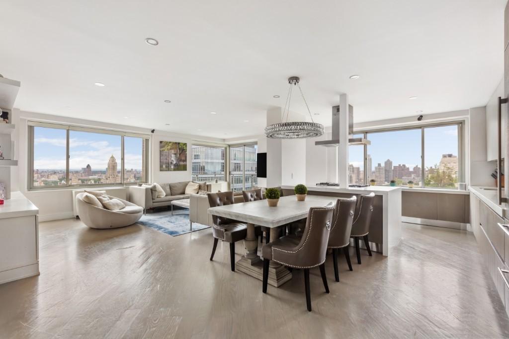 300 E 74th Street Unit: 35F