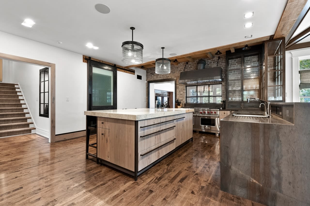 127 E 5th Street