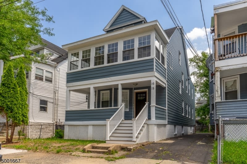 16 St Paul Ave