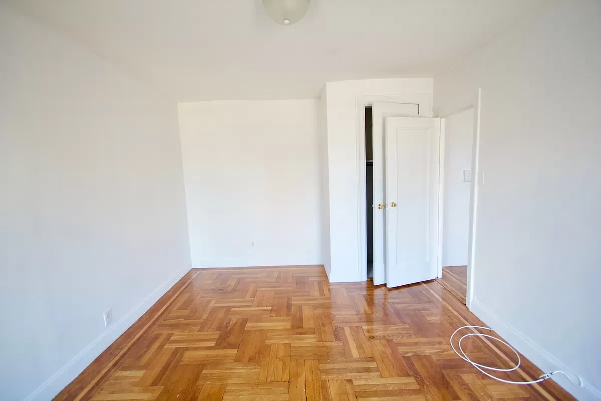 501 West 189th Street Unit: 1D