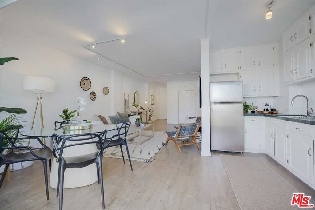 999 N DOHENY Drive Unit 305