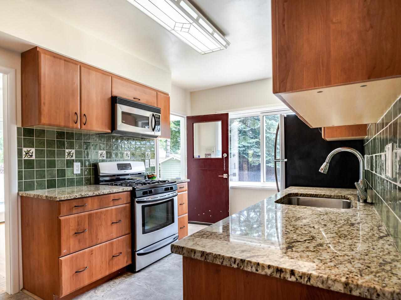 2801 Woodbine Dr