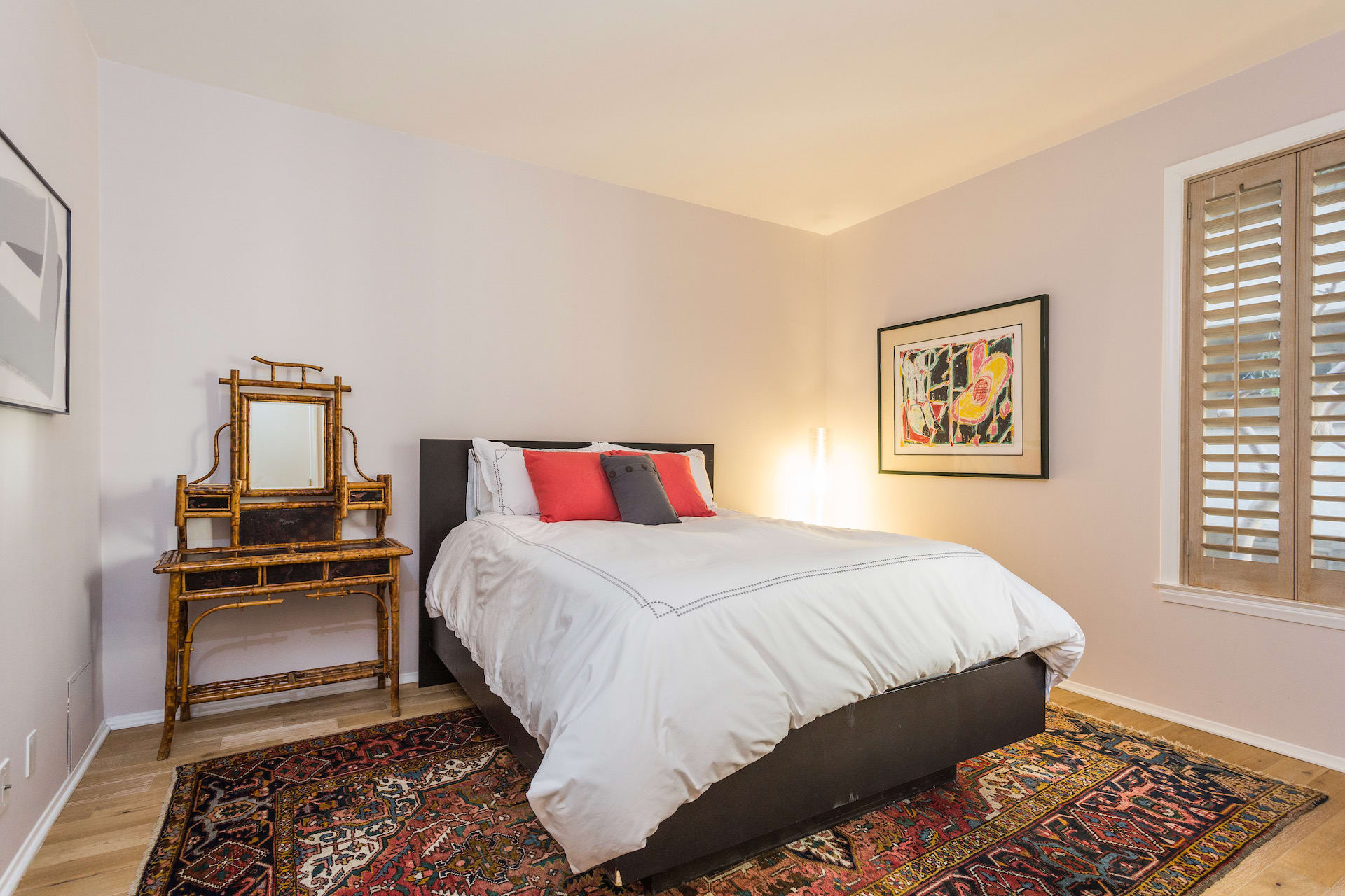 Wilshire Thayer #204, Wilshire Corridor