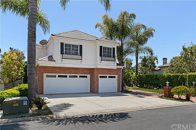 6652 Carriage Circle, Huntington Beach 