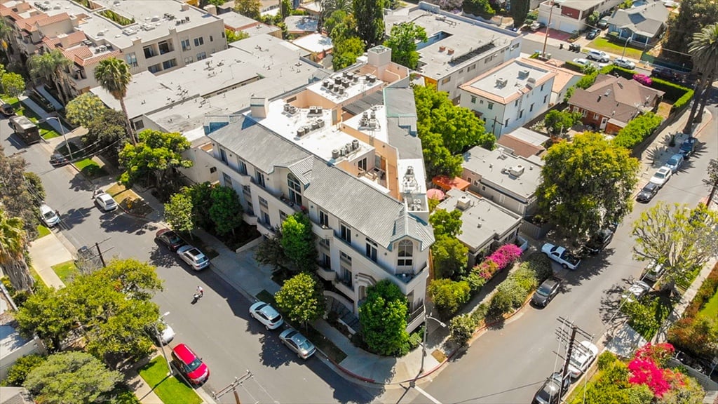 1351 N. Curson Ave #202