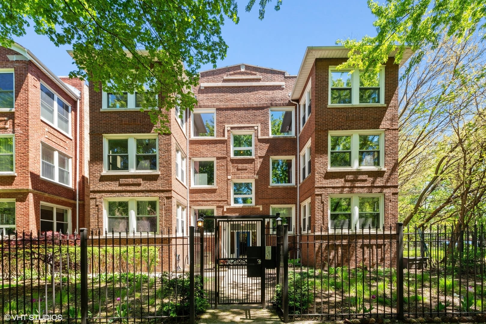 4413 N Magnolia