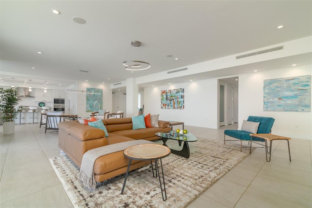 4750 Ocean Blvd, #202
