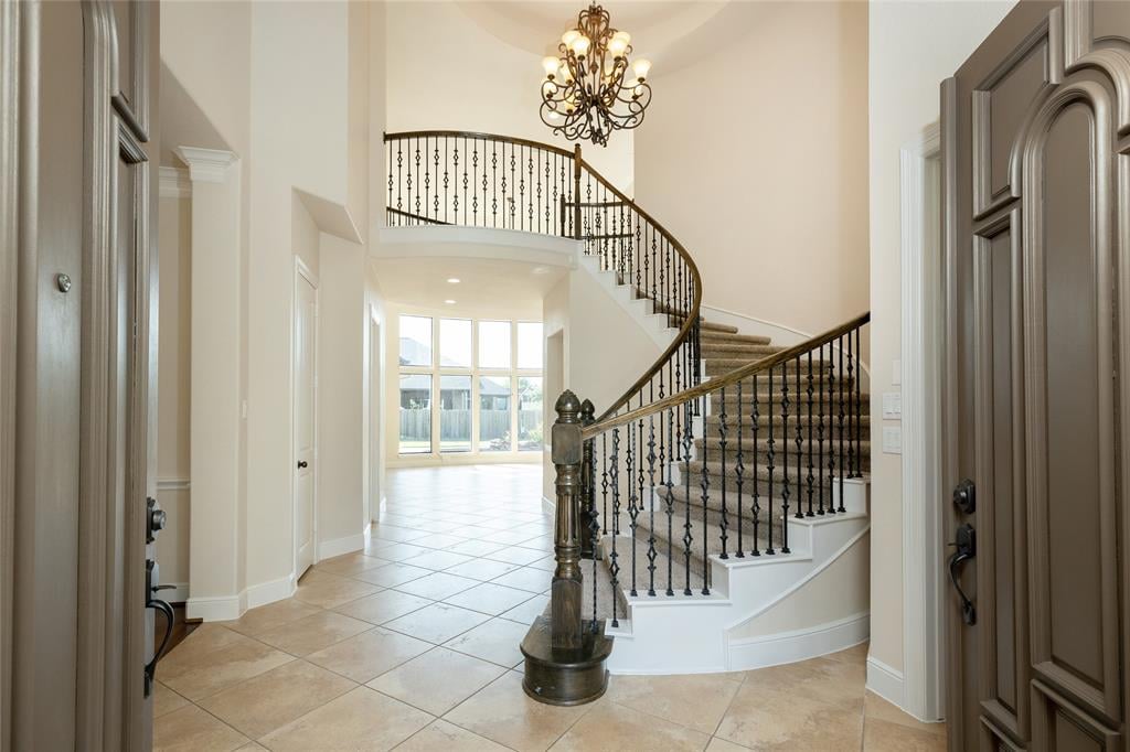 3311 Prestwick Square