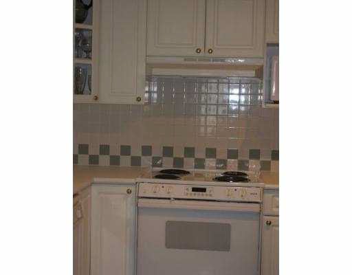327-5735 Hampton Pl