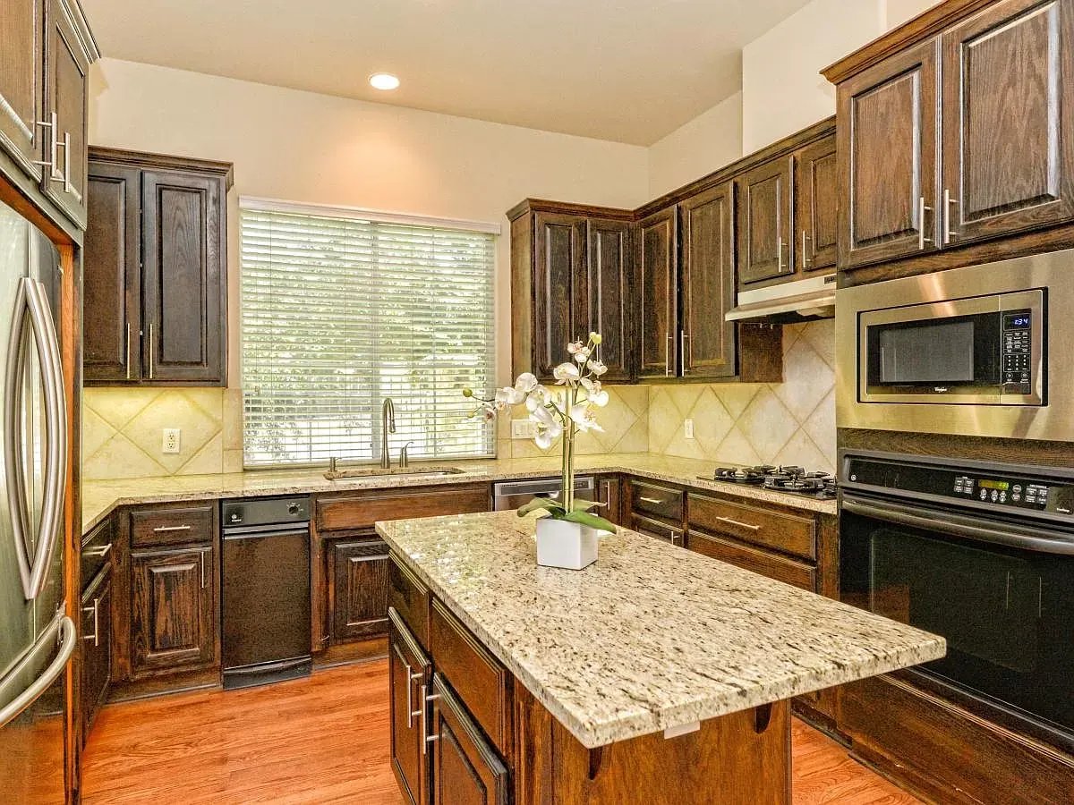 4007 Gaines Ct