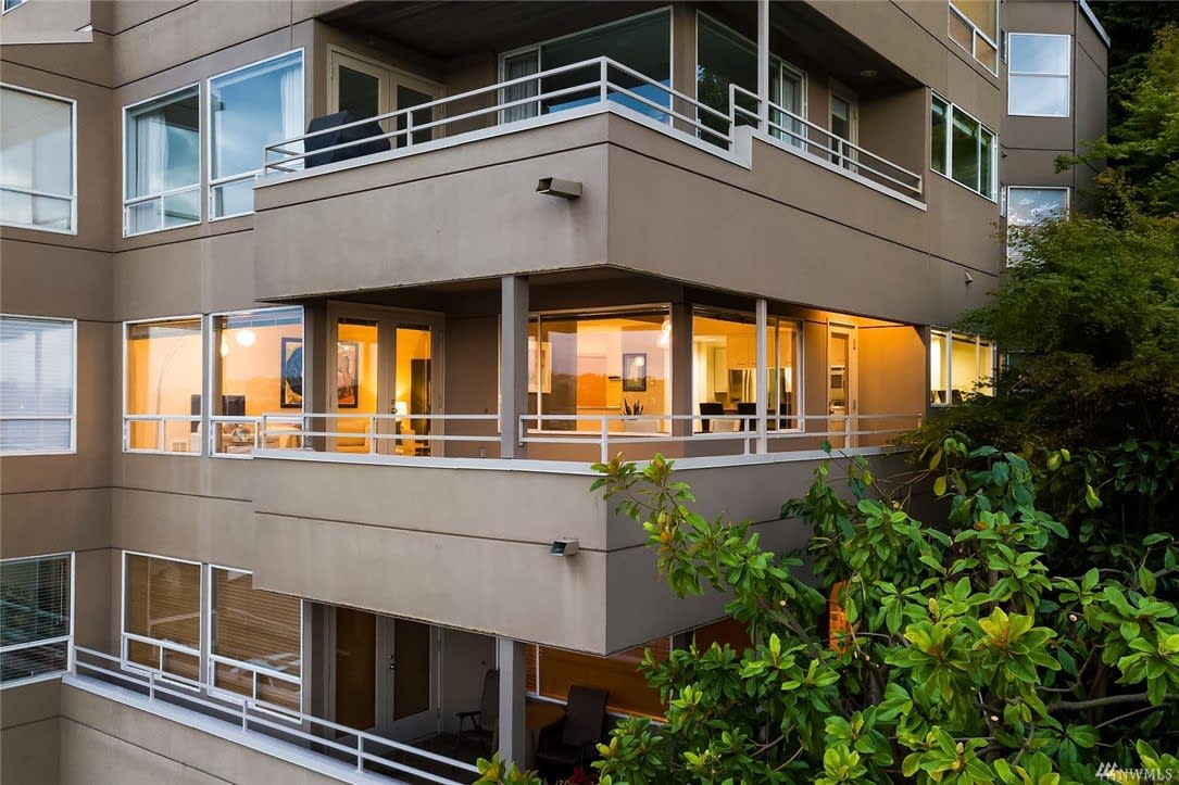 1768 Aurora Avenue N Unit: 201