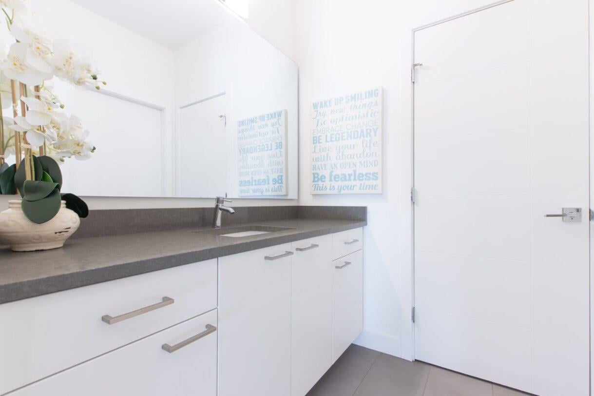 39253 Falcon Cres