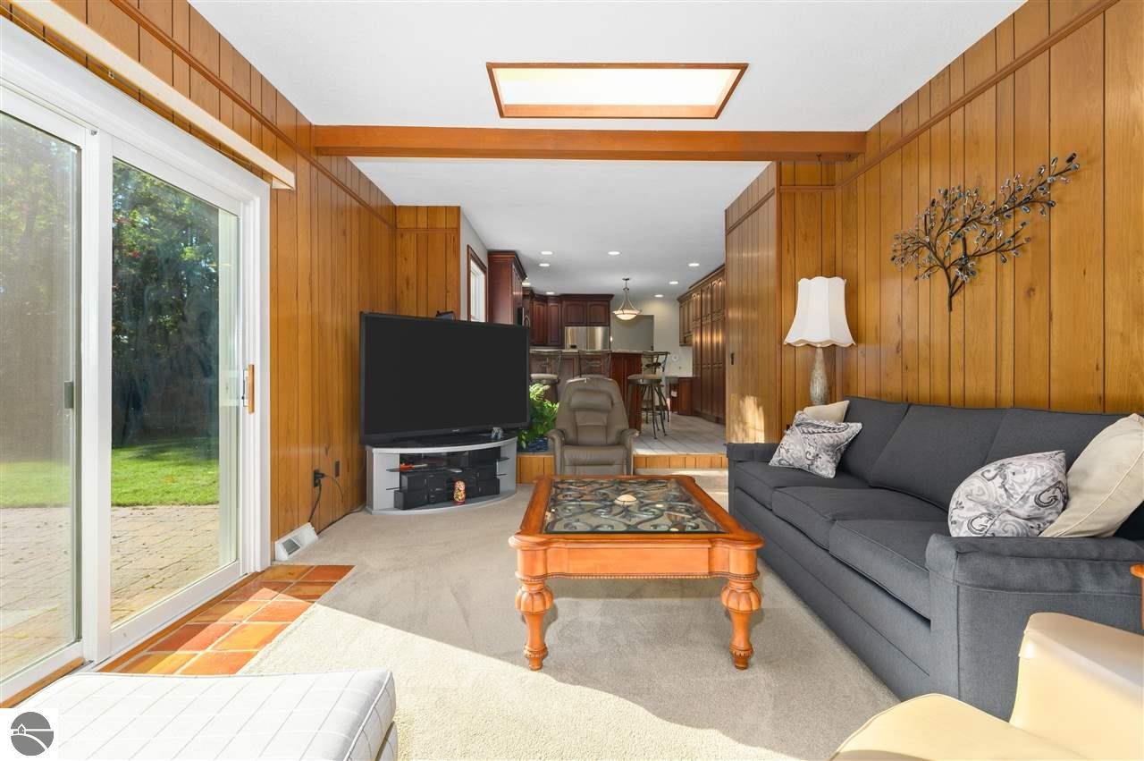 918 Huron Hills Dr