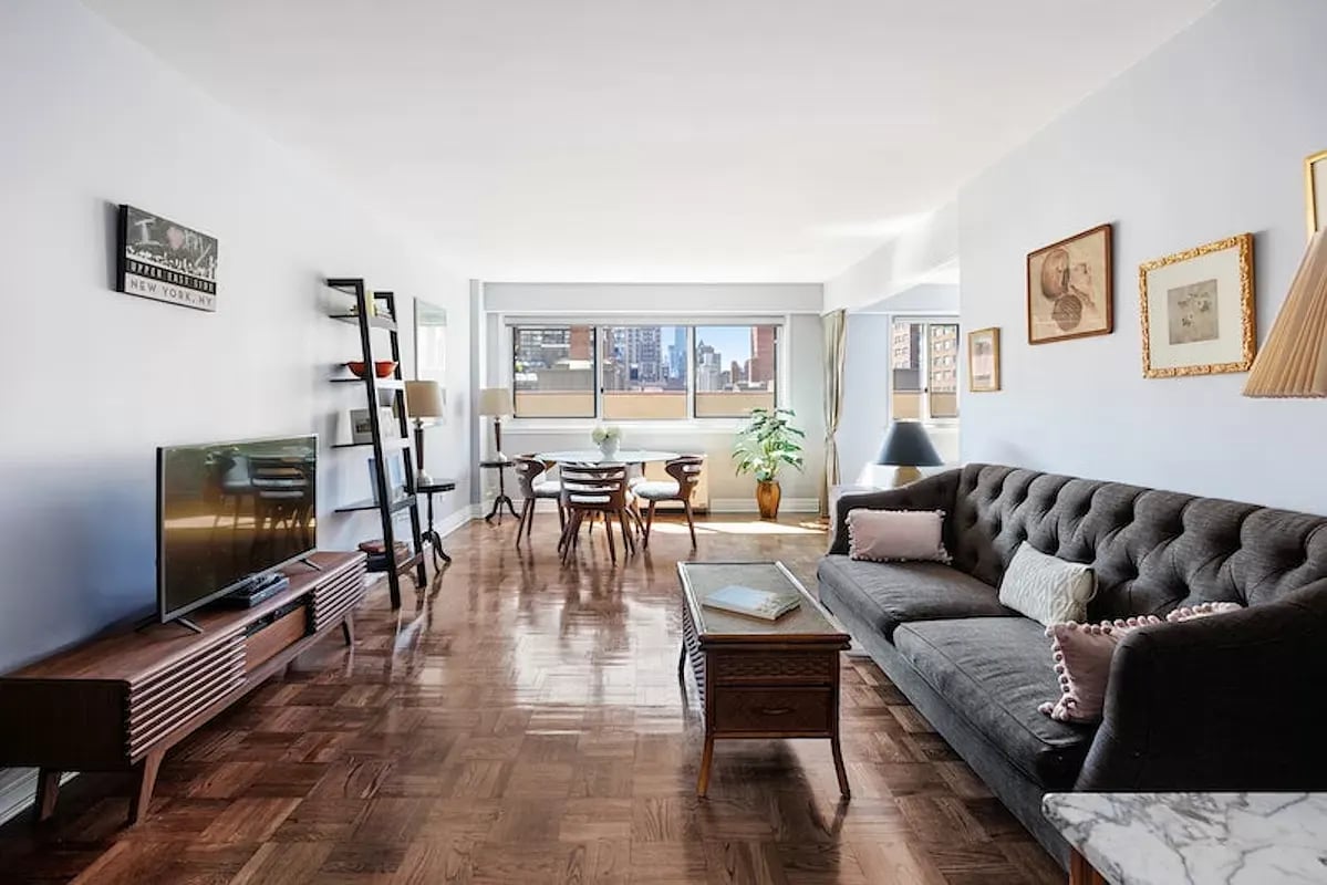 401 East 65th St Unit: 8B