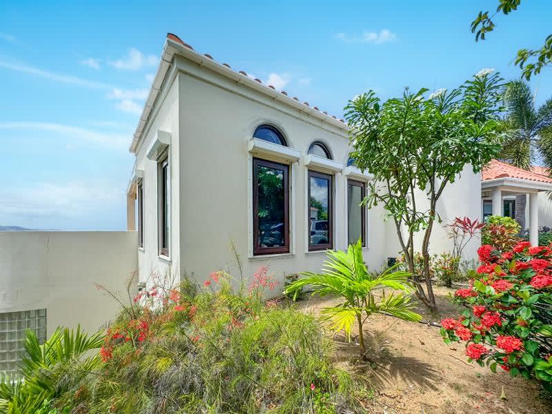 929 Little Bay Villa 