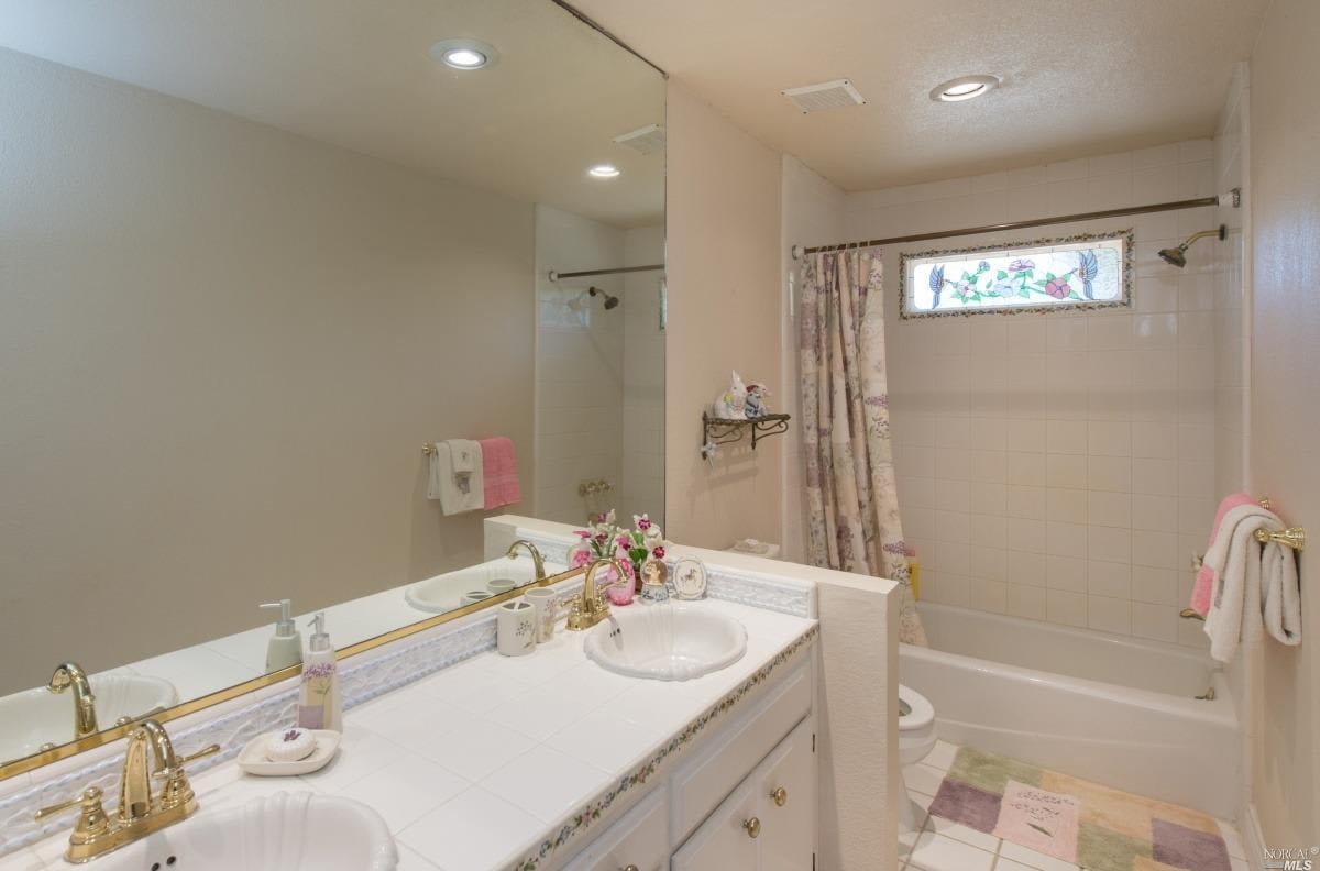 1660 Old Adobe Rd