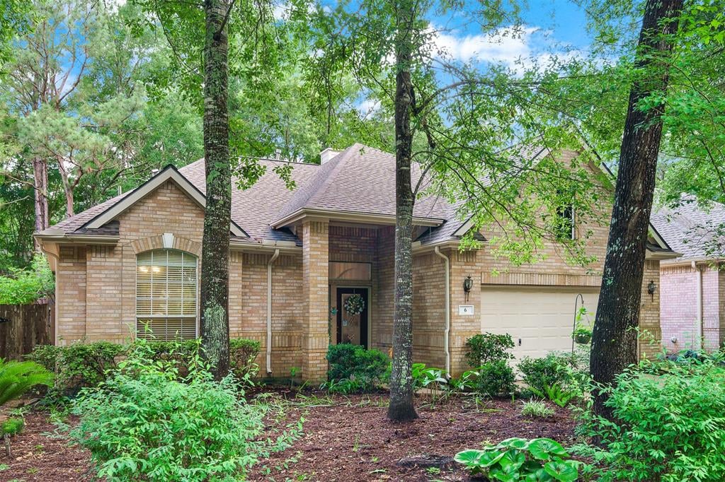 6 Robindale Circle