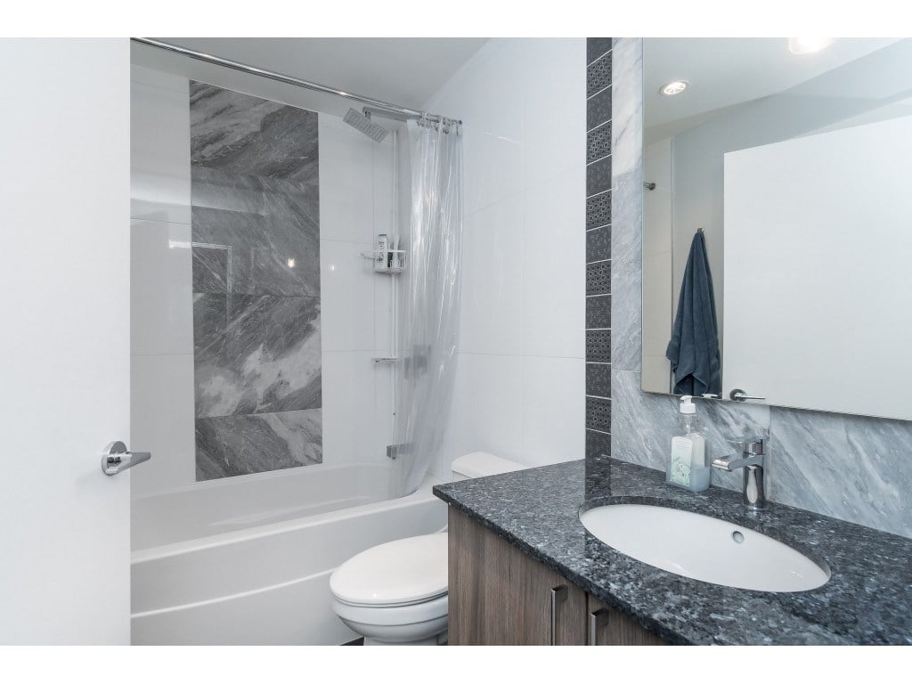 C313-20211 66 Ave