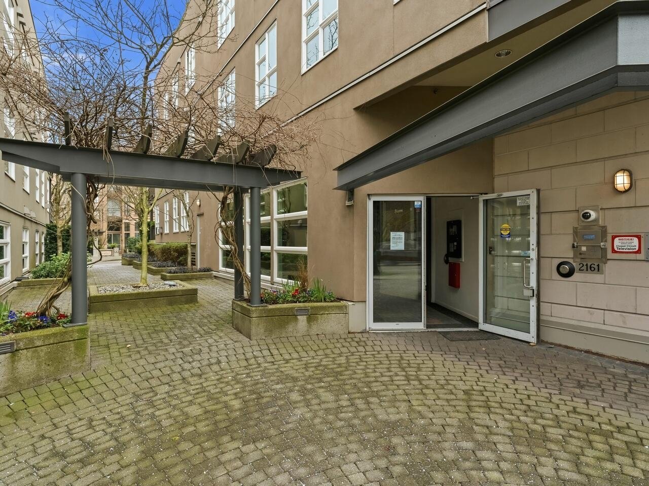 409-2161 W 12th Ave