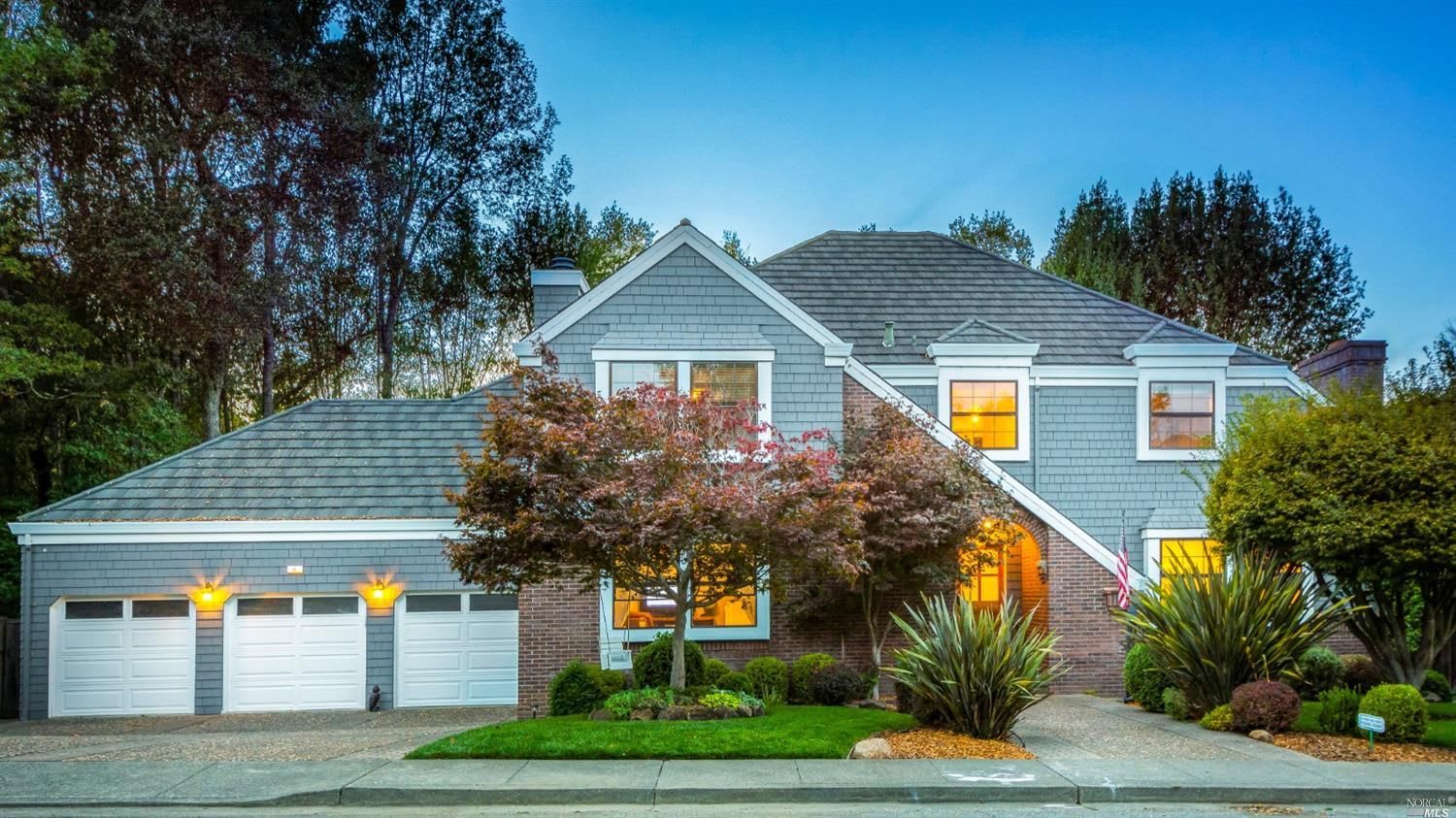 6 W Brooke Dr