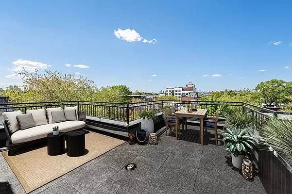 573 Gates Ave. Unit: PH-4