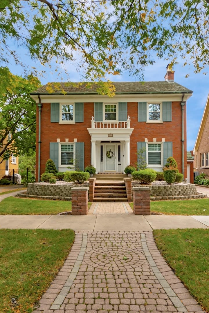 9827 S. Hamilton Ave.