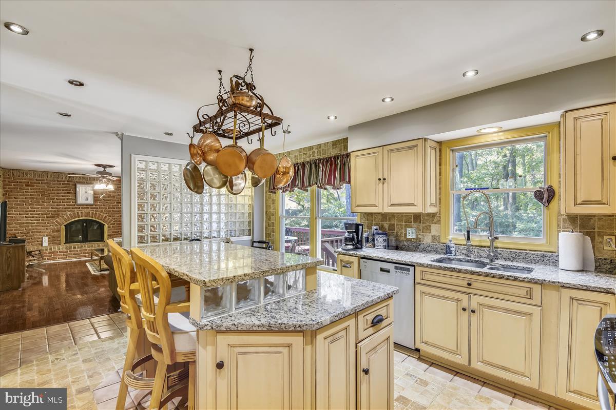 396 Severncrest Dr