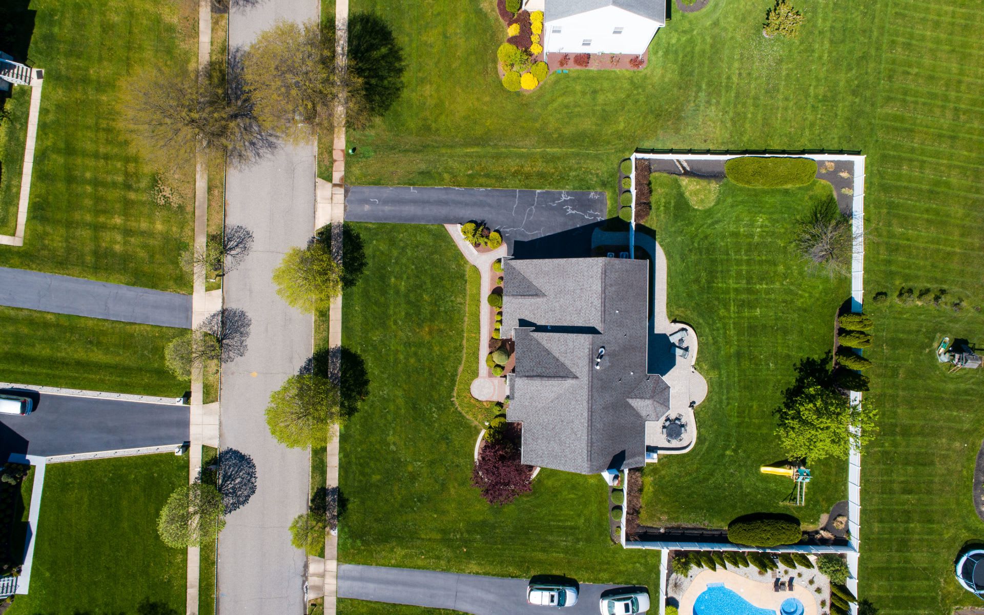 8 SHOREHAM CT