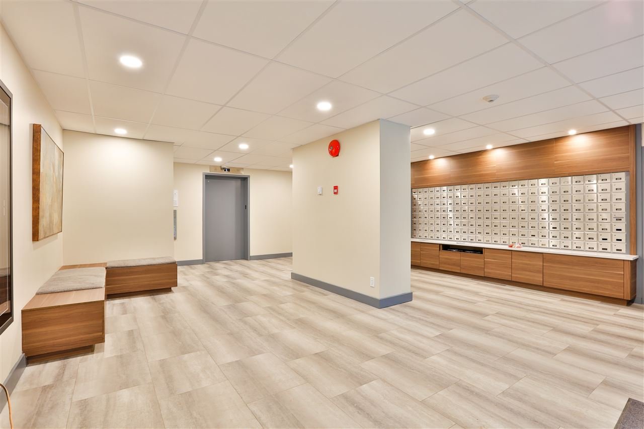 303-9521 Cardston Ct