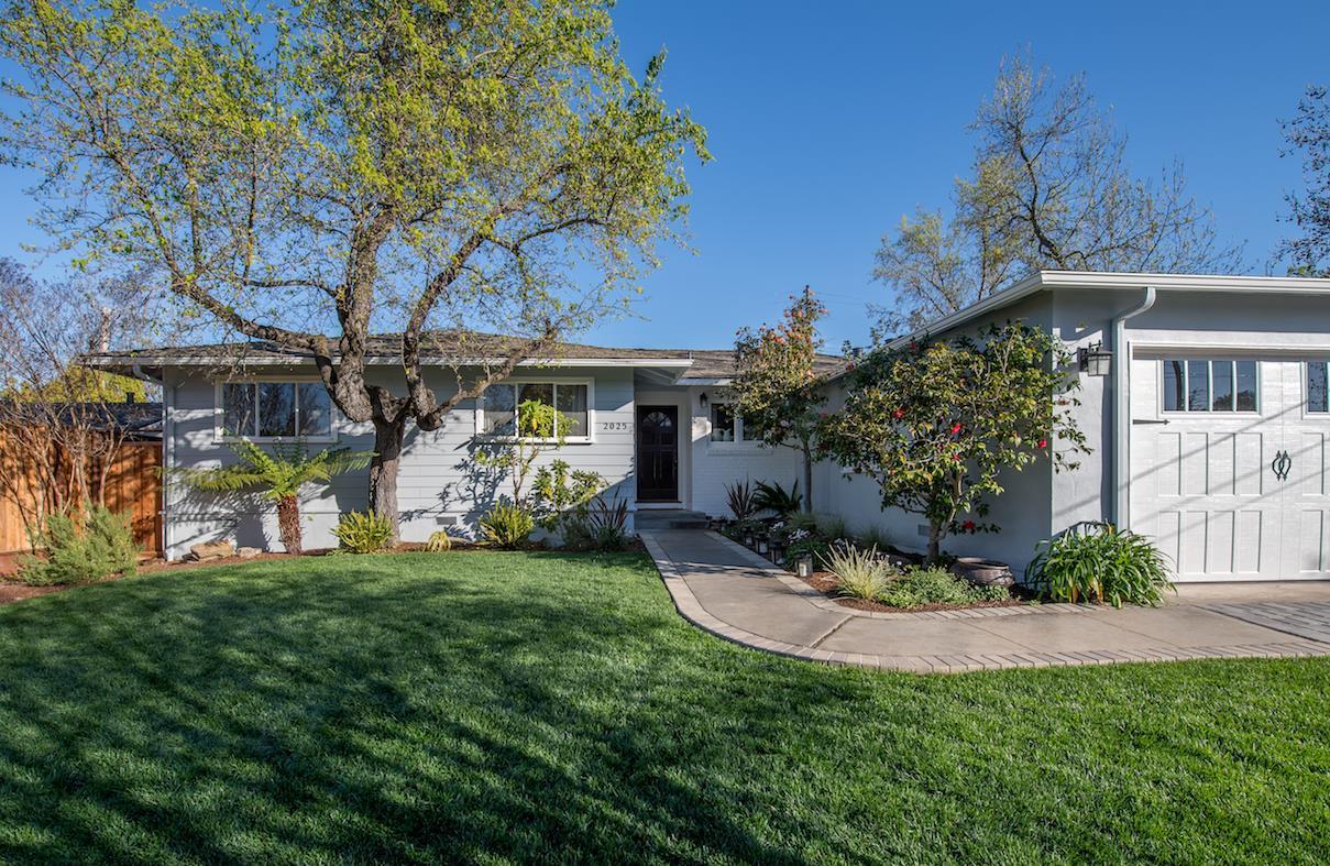 2025 Nassau Dr