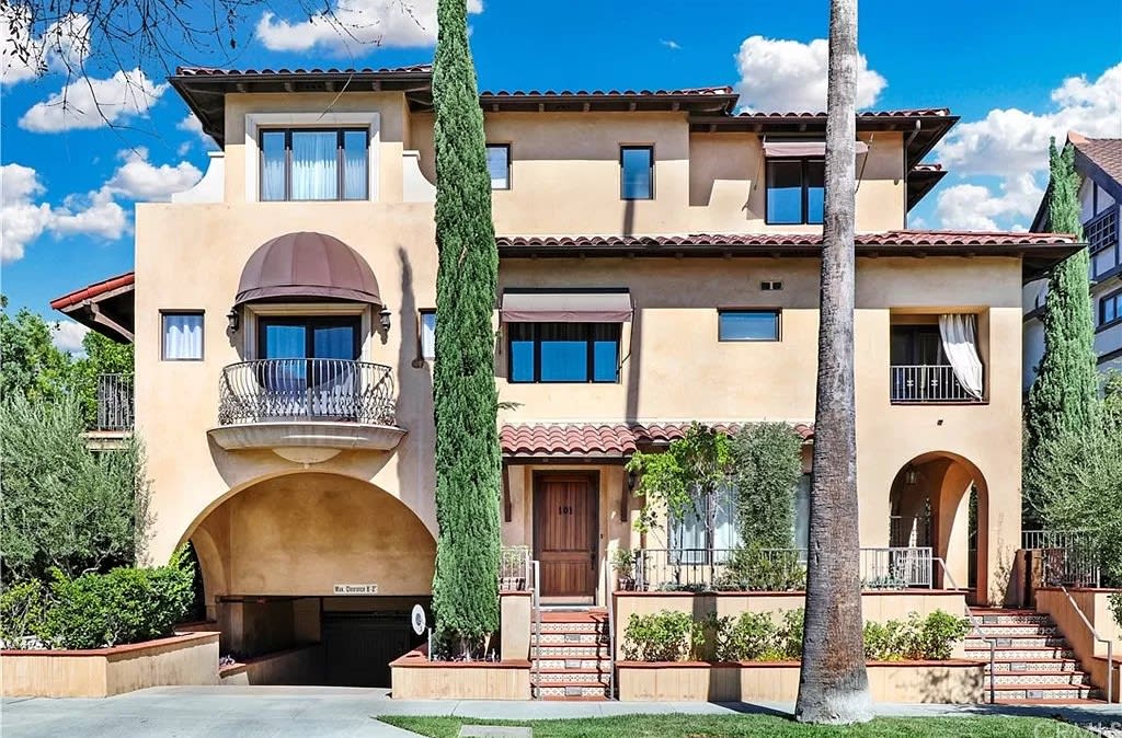 108 S El Molino Ave #107