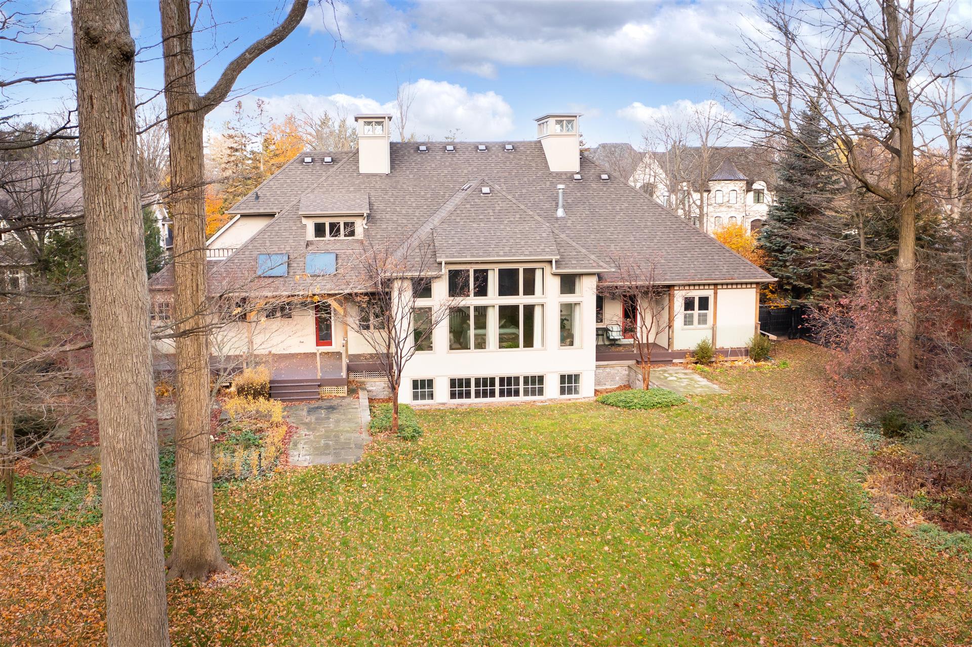 109 Woodview Dr