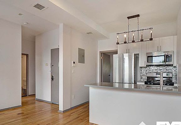 693 Madison St Unit: 3F 