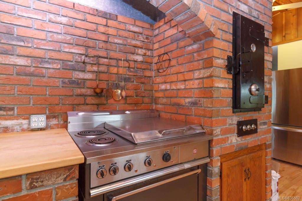 7760 Milligan Rd, Sooke