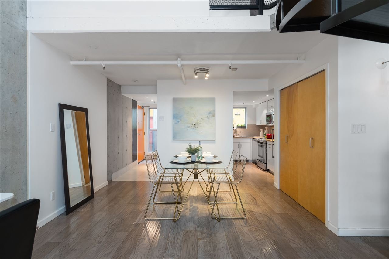 B-489 W 6th Ave