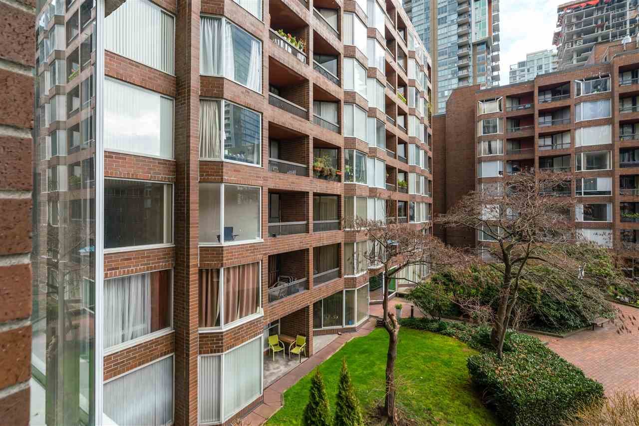 423-1330 Burrard St