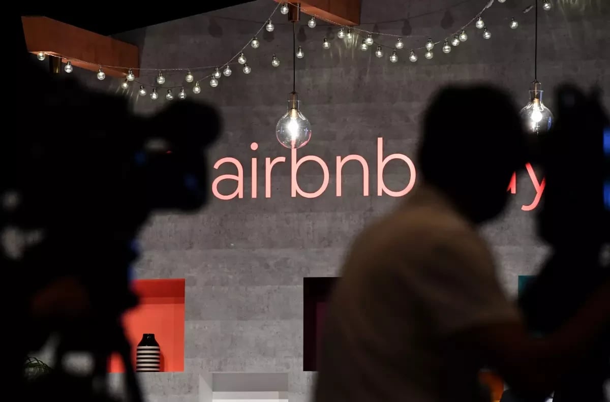 L.A. Airbnb hosts are charging higher rates and raking in big payouts amid city crackdown