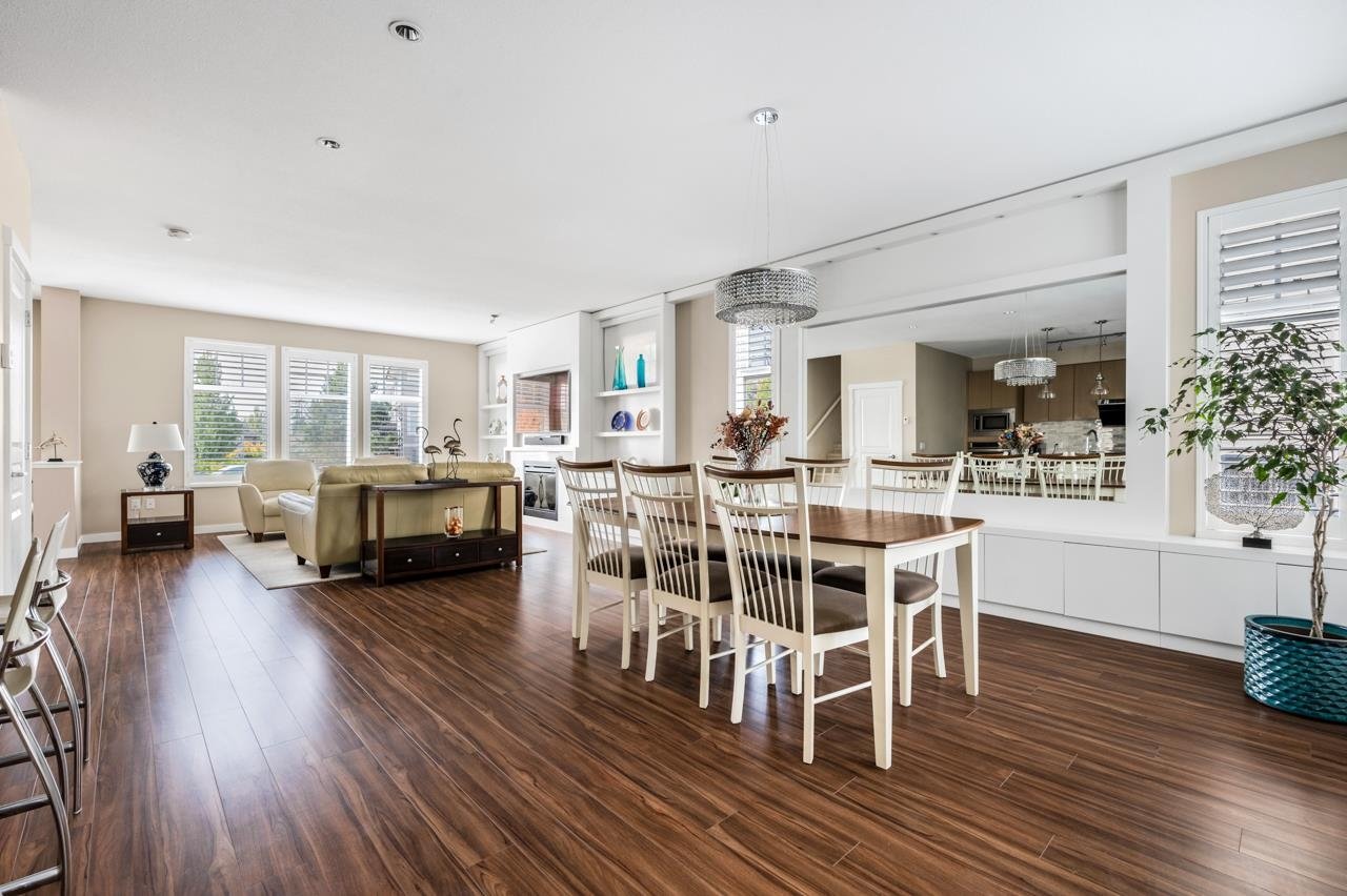 5-10500 Delsom Cres