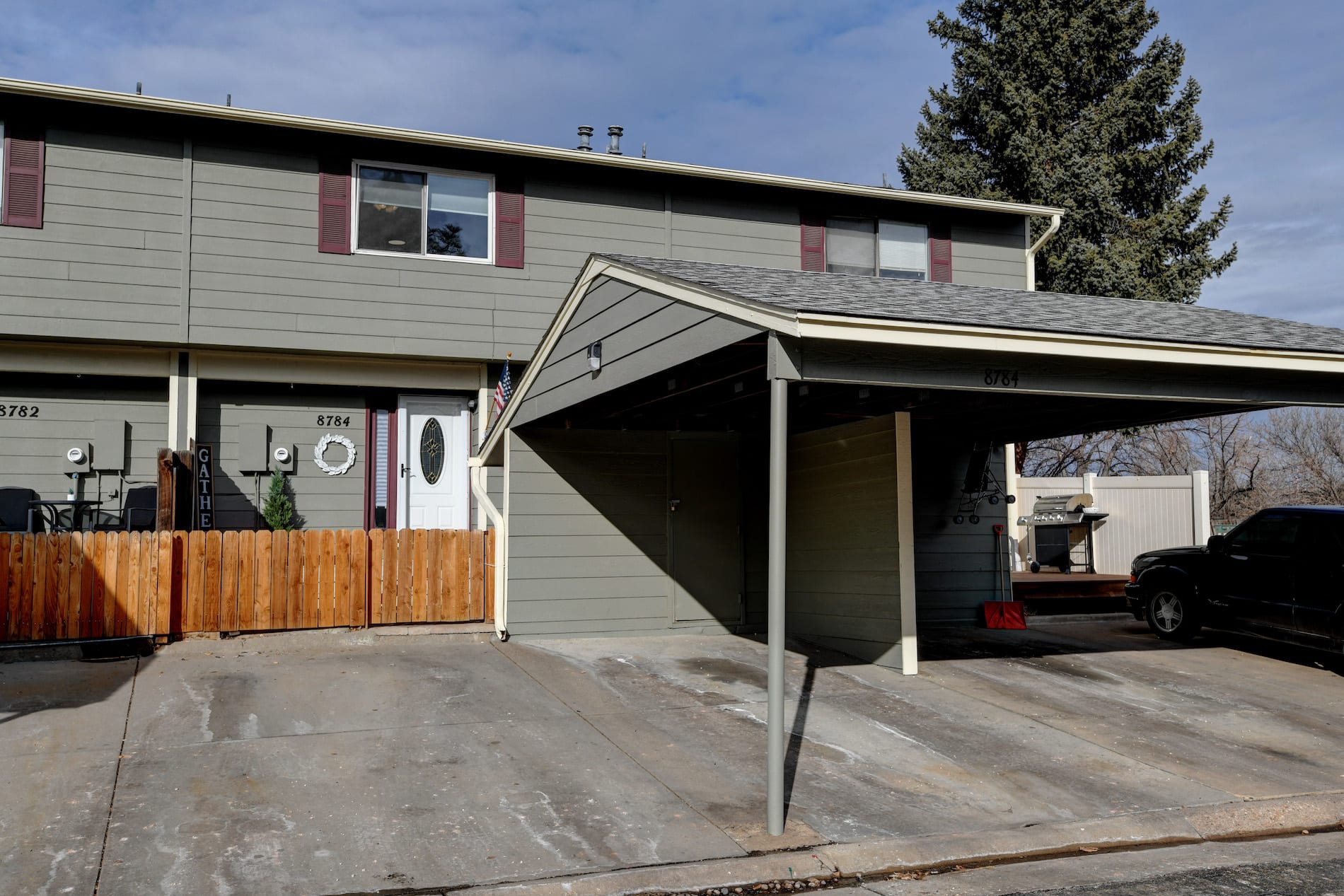 8784 Carr Loop