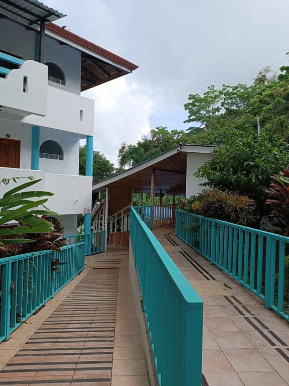 Iconic Ocean View Hotel In Manuel Antonio 