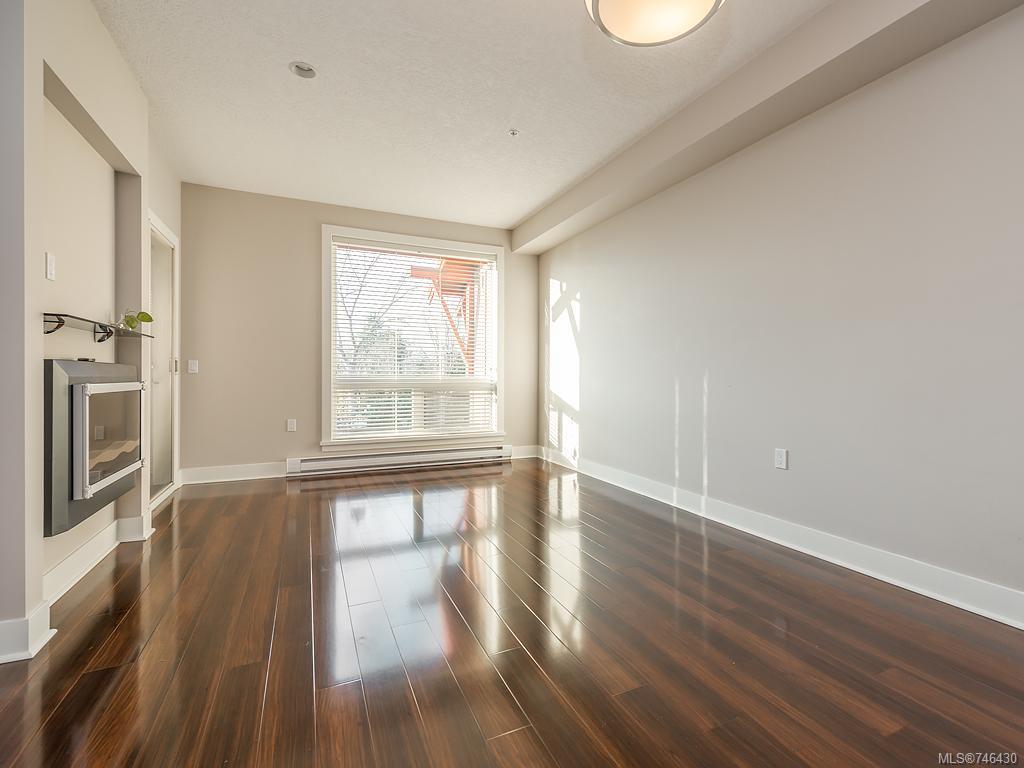 401-4529 W Saanich Rd