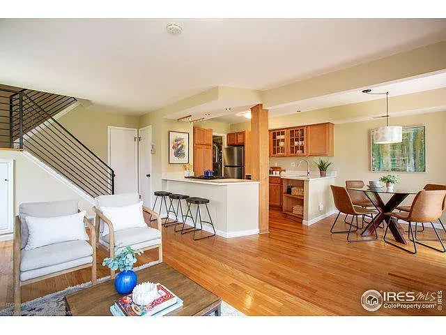4212 Monroe Dr