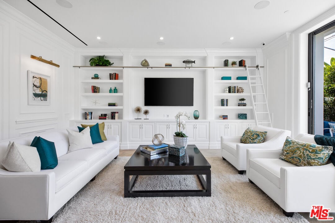 Oasis Sapphire