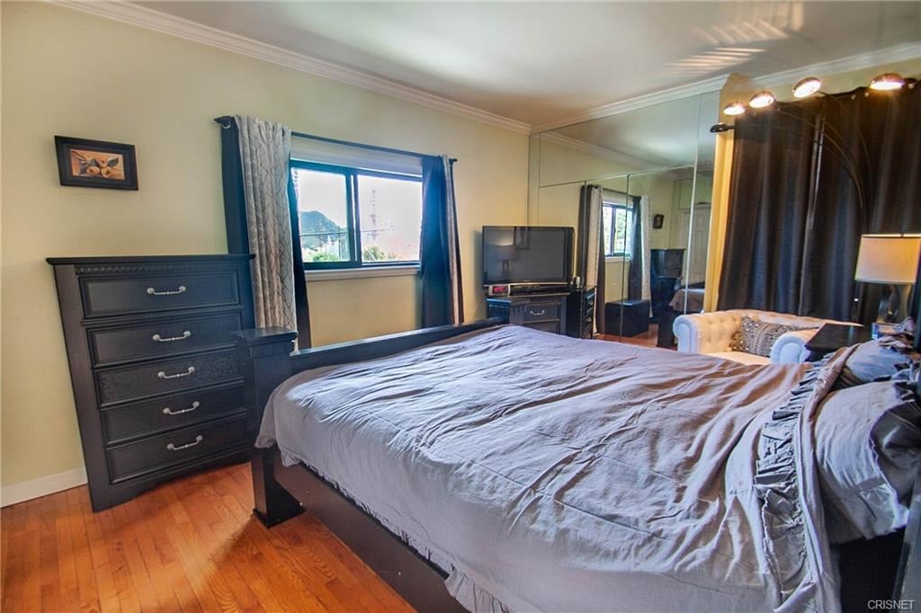10861 Moorpark St 205 Toluca Lake CA