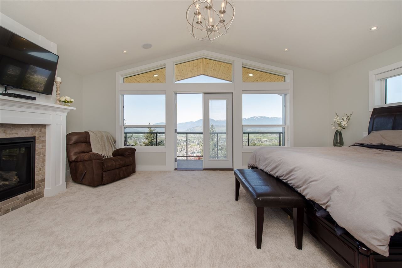 5483 Crimson Ridge